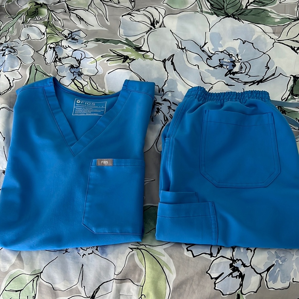Figs scrub set